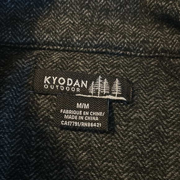 Kyodan Women’s 1/4 zip Alpine Double Brushed Jacquard Sweater-Kangaroo Pocket. - Picture 4 of 8